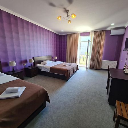 Georgian House Hotel คูทายสิ ภายนอก รูปภาพ