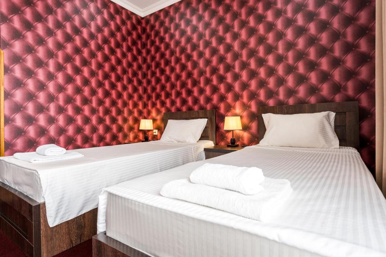 Georgian House Hotel คูทายสิ ภายนอก รูปภาพ