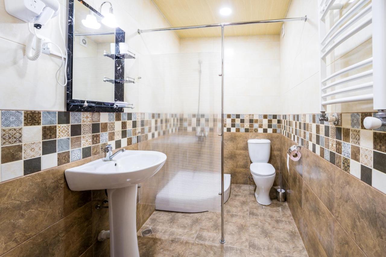 Georgian House Hotel คูทายสิ ภายนอก รูปภาพ