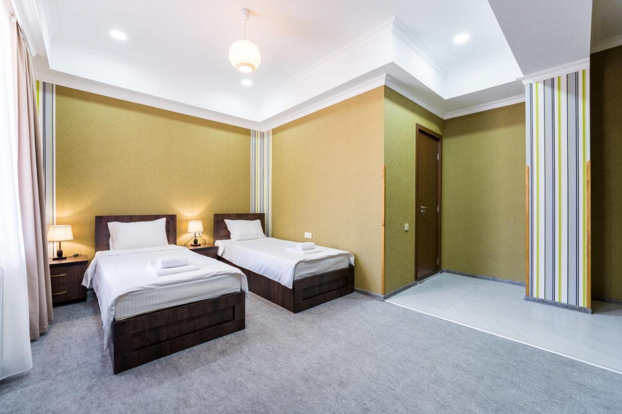 Georgian House Hotel คูทายสิ ภายนอก รูปภาพ