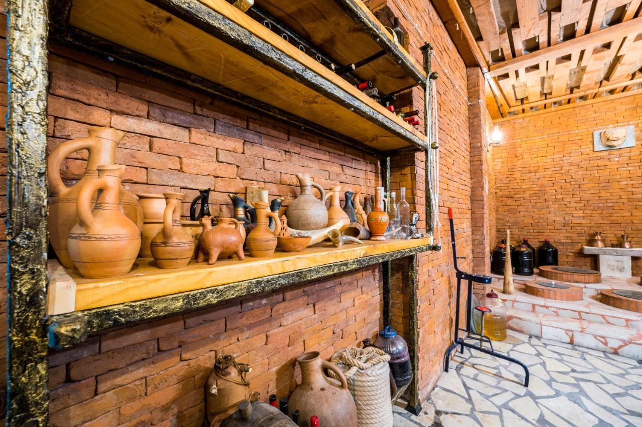 Georgian House Hotel คูทายสิ ภายนอก รูปภาพ