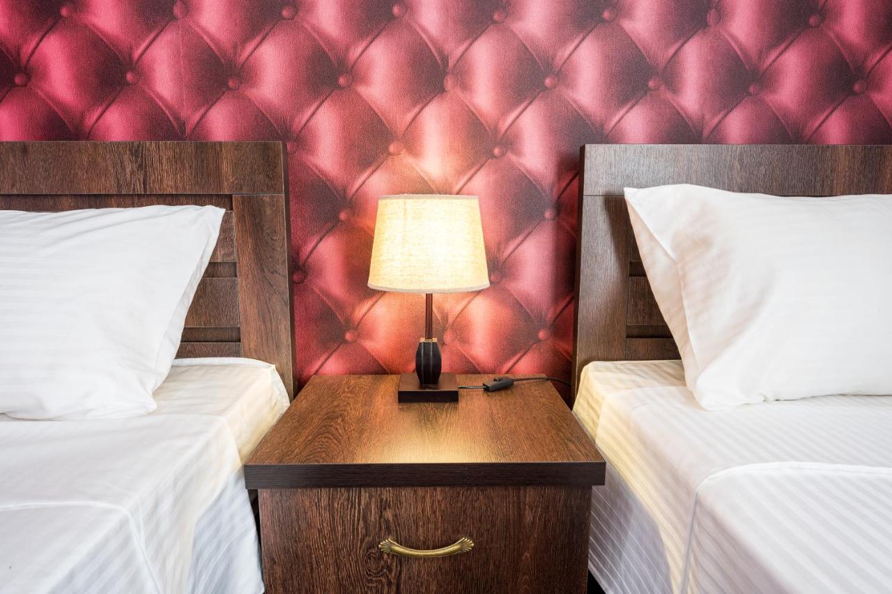 Georgian House Hotel คูทายสิ ภายนอก รูปภาพ