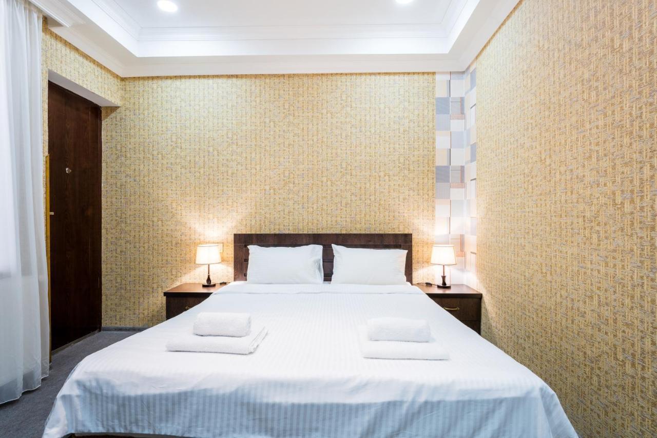Georgian House Hotel คูทายสิ ภายนอก รูปภาพ