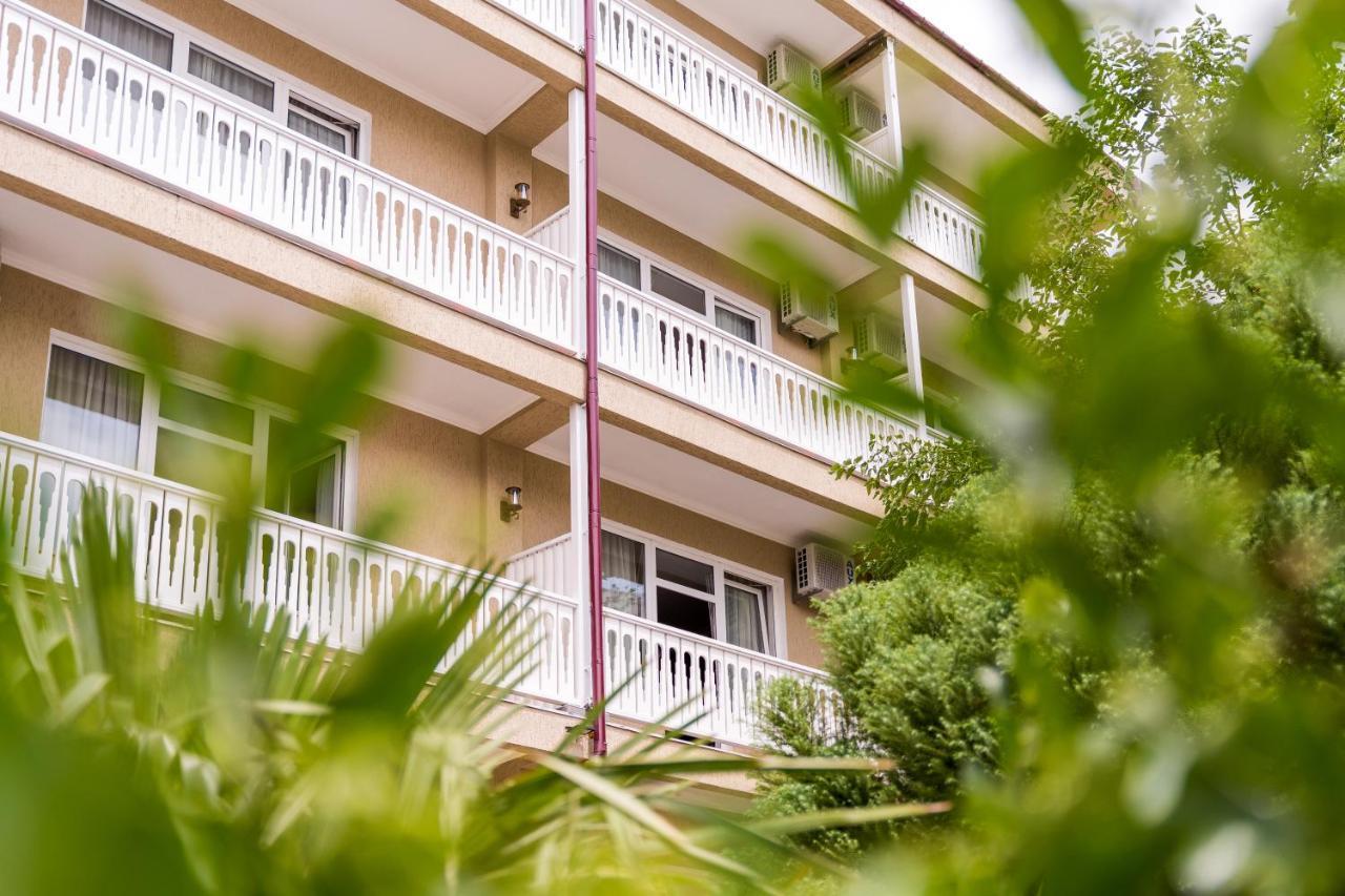 Georgian House Hotel คูทายสิ ภายนอก รูปภาพ