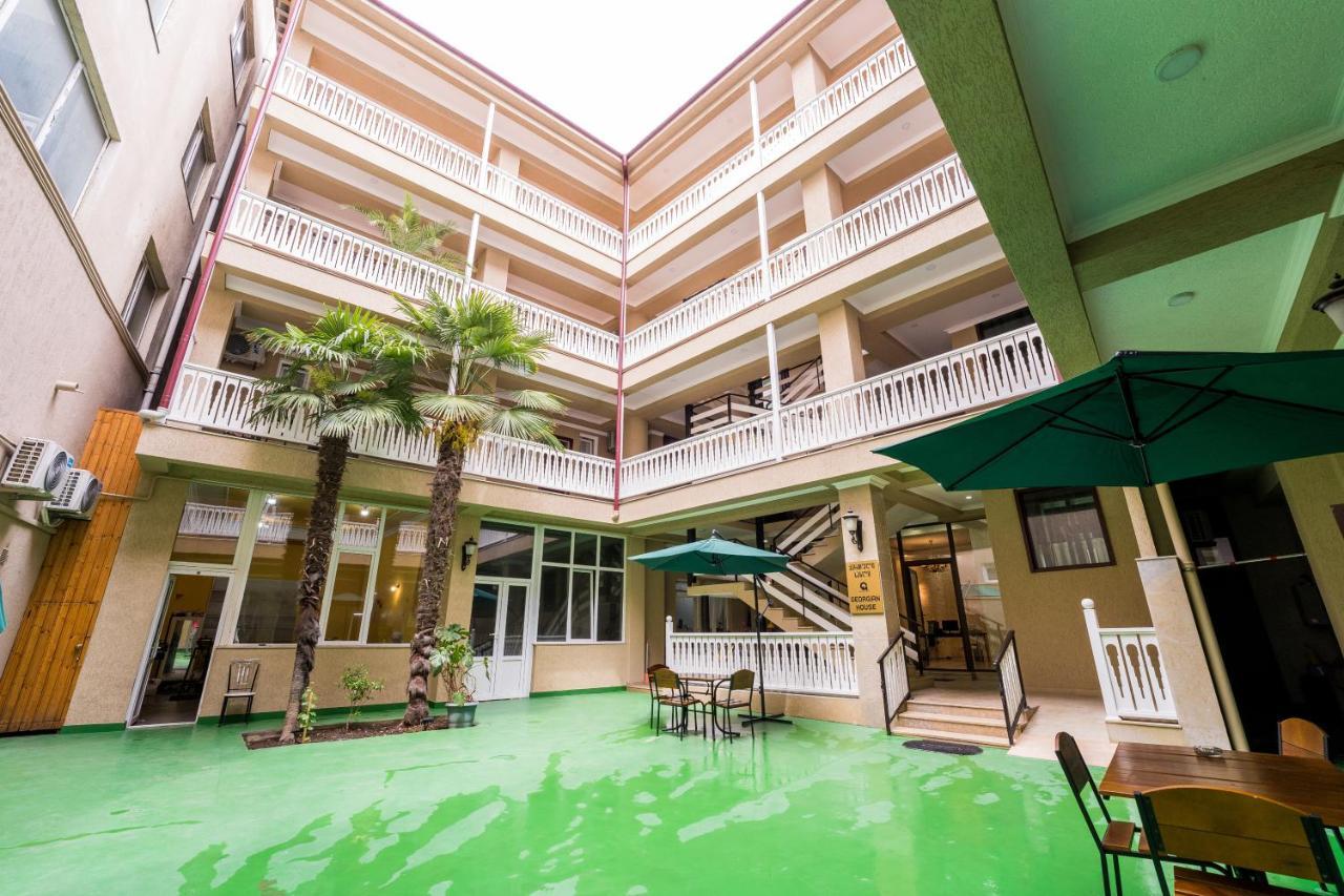 Georgian House Hotel คูทายสิ ภายนอก รูปภาพ
