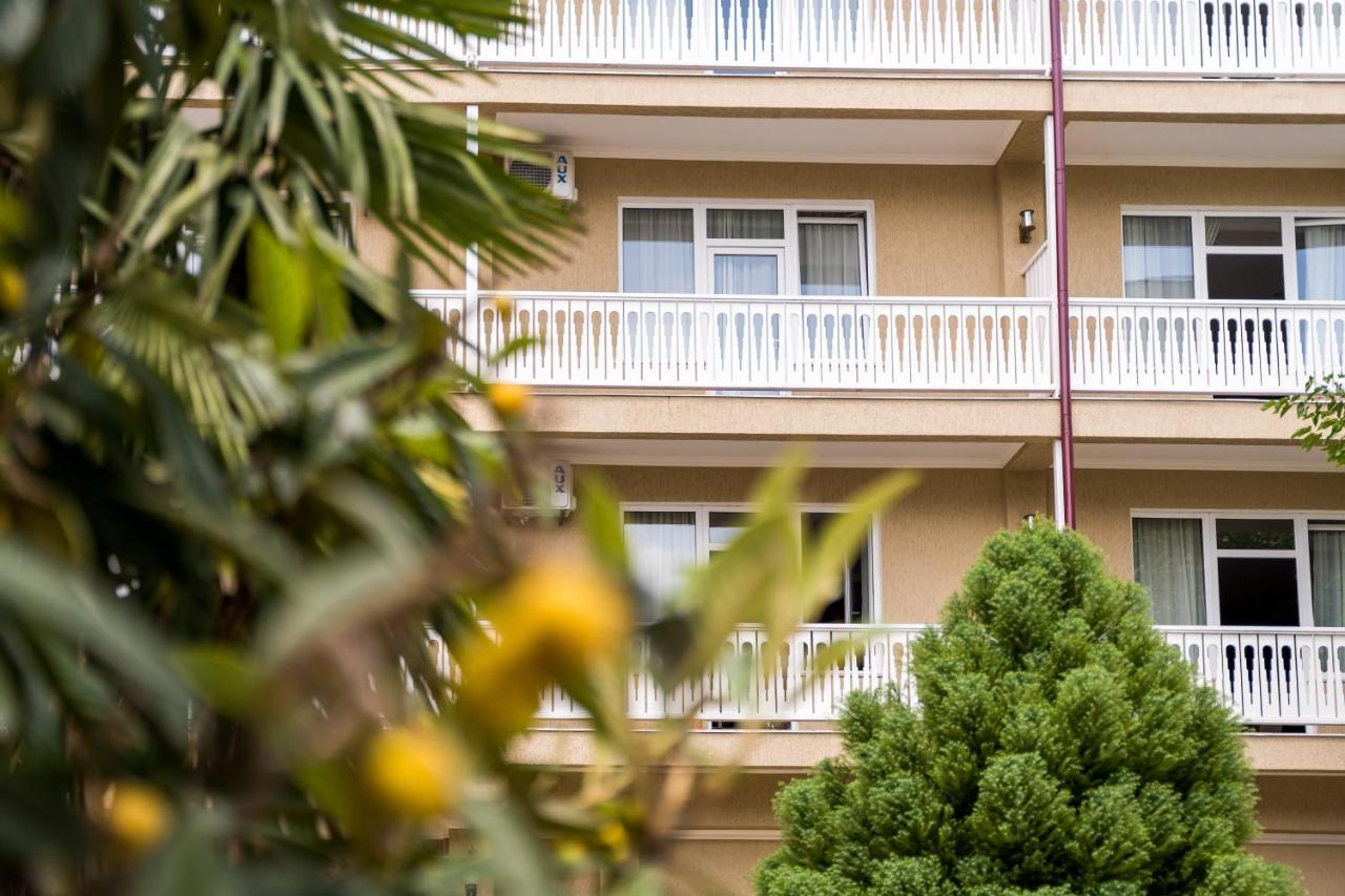 Georgian House Hotel คูทายสิ ภายนอก รูปภาพ