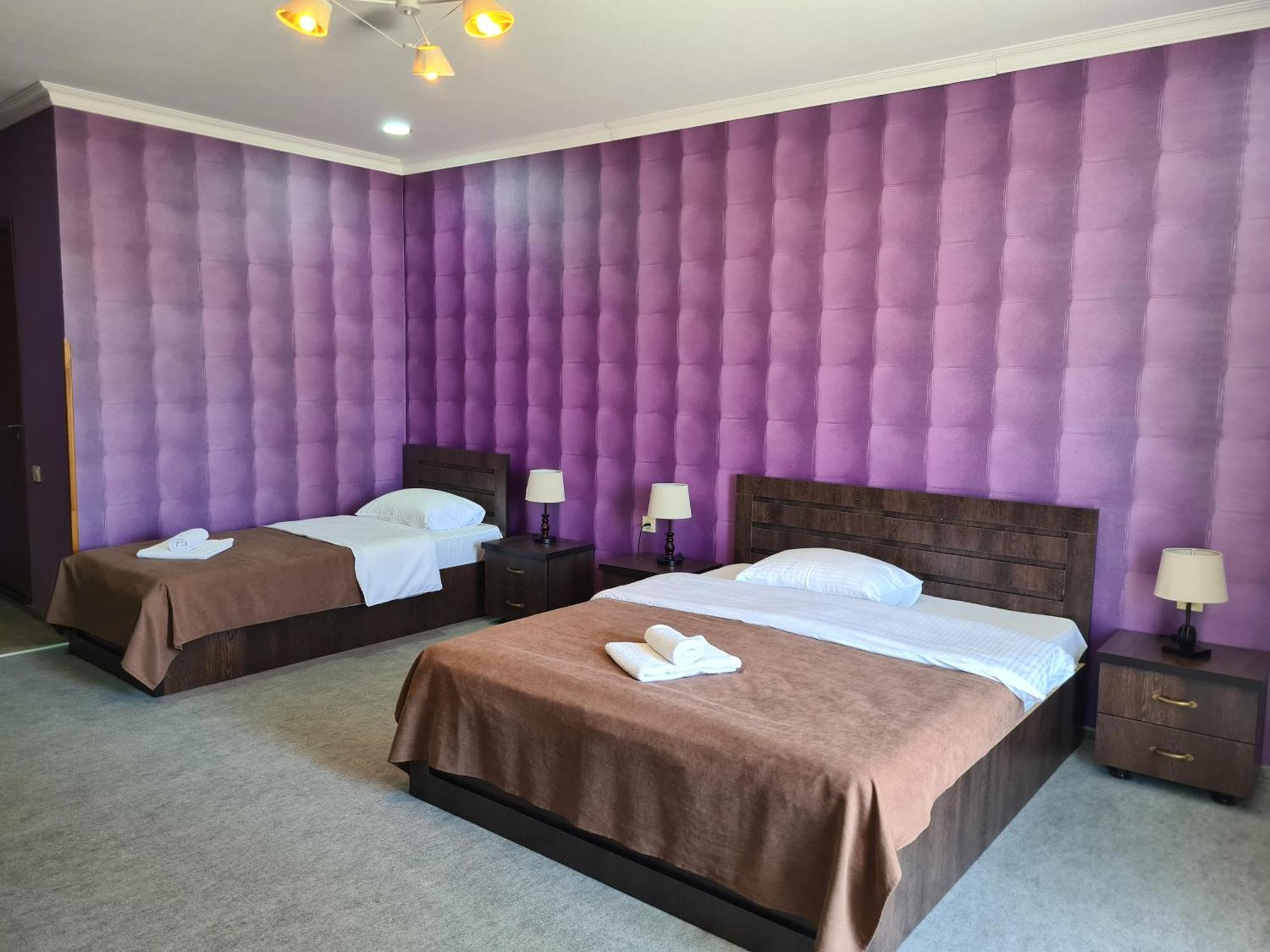 Georgian House Hotel คูทายสิ ภายนอก รูปภาพ